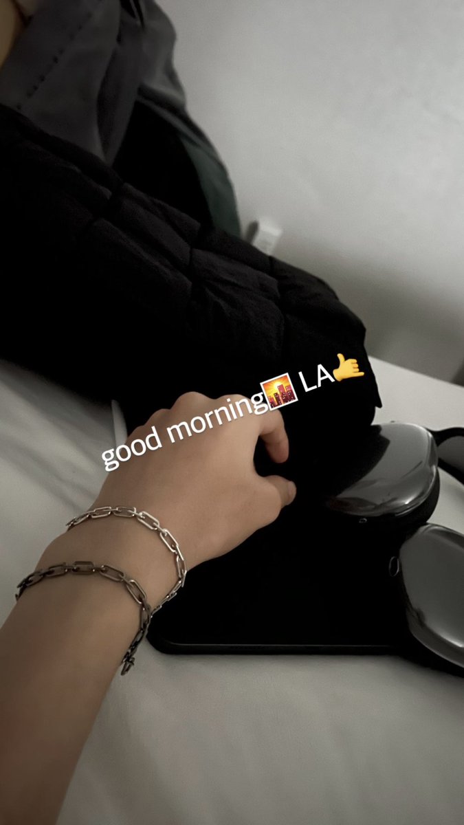 enhypenweverse's tweet photo. [ #니키’s Moment ] 220930

#NI_KI: good morning🌇 LA🤙

@ENHYPEN_members @ENHYPEN #ENHYPEN #엔하이픈 https://t.co/RL6ebnGGk4