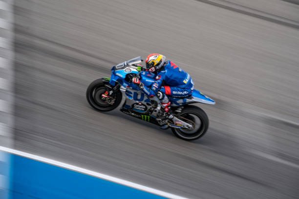 34ks_46vr_jp's tweet photo. THE HANDYMAN💪

#DaniloPetrucci #THEHANDYMAN #SUZUKI #GSXRR #ECSTAR #SUZUKIECSTAR #MotoGP #ThaiGP #MotoGP_jp https://t.co/7El570yGa4