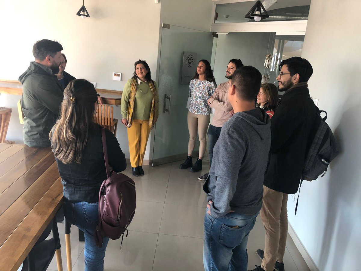 promendoza's tweet photo. Carolina Suárez Garcés acercó nuestros servicios y herramientas a las empresas que integran @cumbrar un polo de encuentro entre profesionales y Pymes. Bajo un espíritu colaborativo y sustentable que alberga a 24 empresas en diferentes galpones https://t.co/oJqJRXWLx5