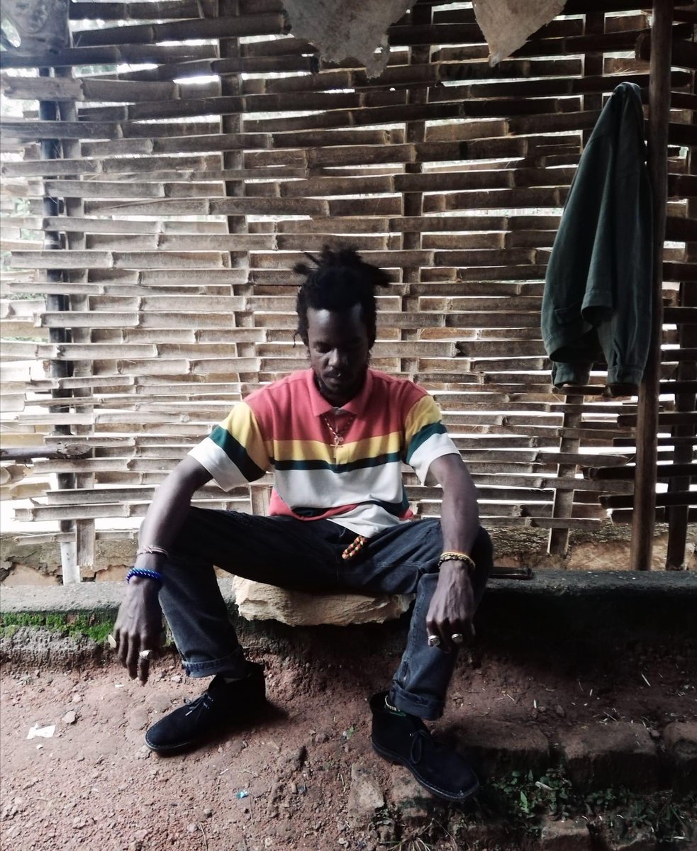 erik_oloo's tweet photo. Only The Strong Survive
#rhude #rastawear #fashion #fashionstyle #streetwear #dapper #DRIP #pauseshots #classyvision #dailyfreshfits #cozystreetwear #couture #explorepage #mensstyle #fashionblogger #menootd #culturfits #Rastafari #OneLove #htzo #clarks #Fashionista #bestfits https://t.co/fgvJjzxglI
