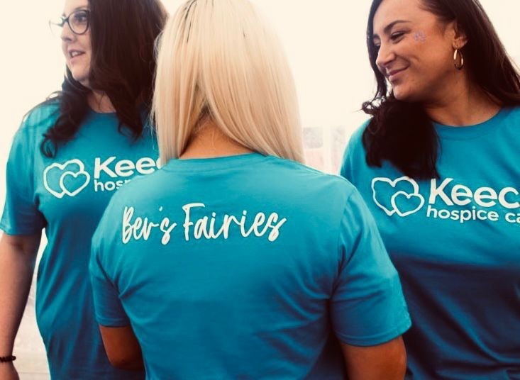SteveFundraiser's tweet photo. Let sprinkle🪄 a little bit of Magical Monday. As we thank Bev's🧚 &amp; Bev's family for spreading fun and happiness 🫶. The family fun day @bartonroversfc  celebrated the life &amp; memories of Bev Brown. And raised £2,121 for @KeechHospice #helpsushelpmore #createsspecialmemories💜💙 https://t.co/qyu5d8hVf9