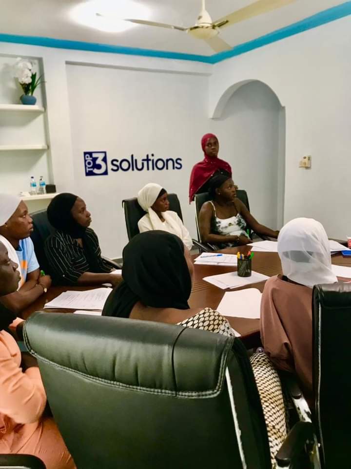 UAidFoundation's tweet photo. In collaboration with International Young Mothers Association (IYMA) our team headed by The Program Coordinator Ousman Manneh, Fatou Banja, &amp; Jainaba M. Jallow yesterday conducted training @ #Top3Solutions with volunteers on Baseline Research Methodology for the upcoming project. https://t.co/roCJpQz3II