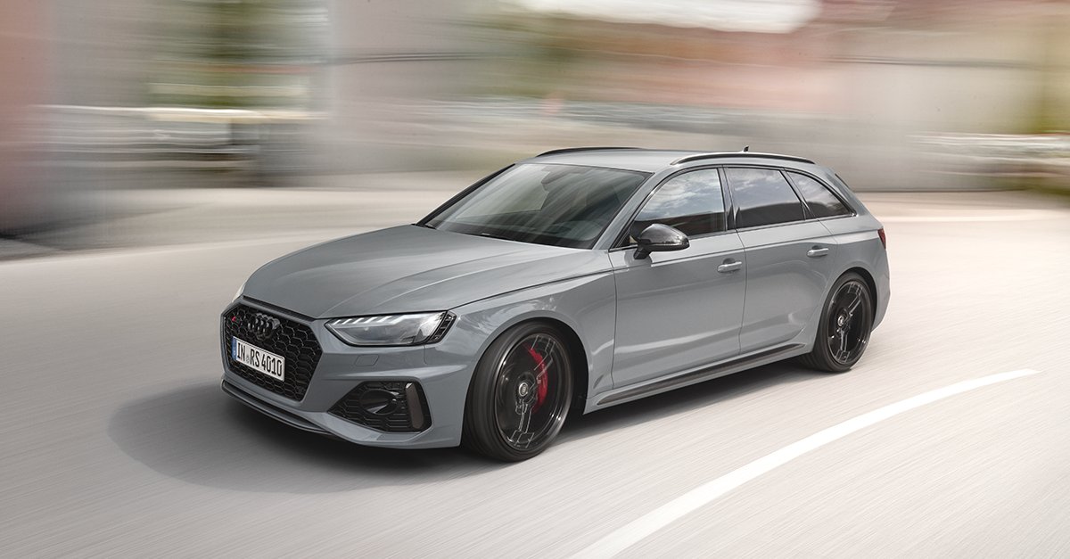 Il momento delle scelte arriva sempre, tranne quando si parla di #AudiRS4 Avant: prestazioni sportive e grande versatilità, insieme.