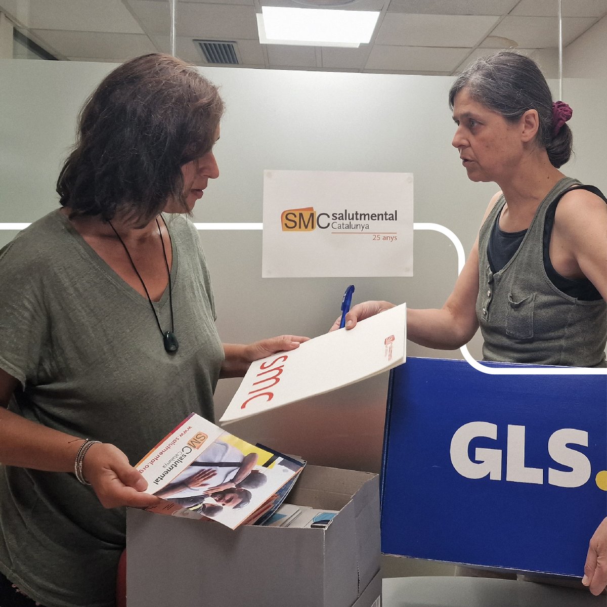 GLS_Spain's tweet photo. Gestionamos el transporte de entidades para que se centren en lo que mejor hacen: ayudar.

🦸‍♀️🦹 La alegría de Don Disfraz a los niños de Aldeas Infantiles.
🧠 Envíos de centros de Salud Mental.
👟 Zapatillas para los refugiados de Ucrania en España.

¡Transportamos esperanza! https://t.co/M13iLKVbLB