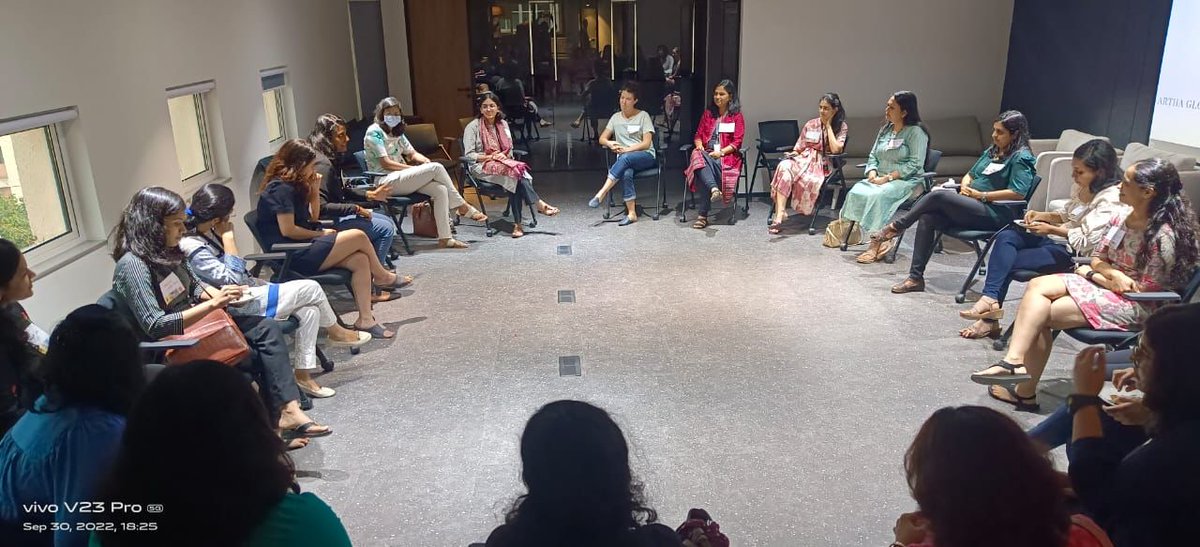 Artha__Global's tweet photo. The best discussions happen over ☕
Women in Econ/Policy @weconpol and @Artha__Global co-hosted a #ChaiMixer for women working in the economics and policy space at our Mumbai office. It was a fun evening, where participants got to meet and interact over games and snacks. https://t.co/6PCDxWv5xf
