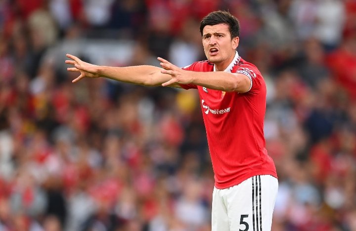 Erik ten Hag on Harry Maguire: “I’ve to coach him and back him — but I back Maguire because I believe in him”. 🔴 #MUFC

“His quality is really good, you see that from his caps for England. I am sure he can turn it around — really, I am convinced of that”.