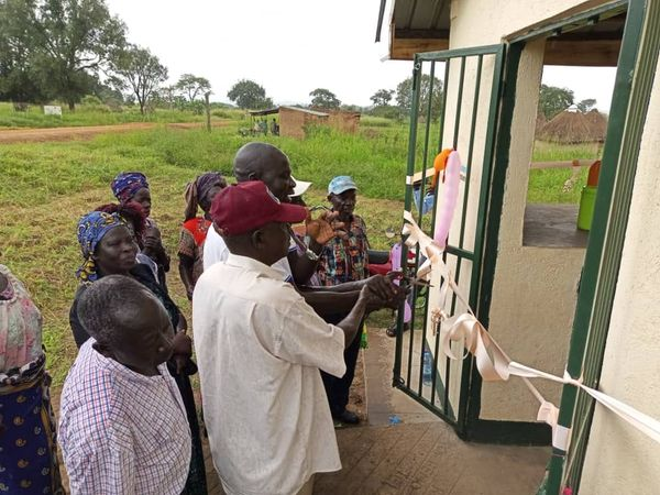 SpedpS's tweet photo. Under multi sectoral and integrated humanitarian response with focus on FSL for conflict and climate shocks affected people in South Sudan. @spedps Handed over market shade in Paluonganyi boma, in Magwi County Eastern Equatoria State. https://t.co/JB0yClORGg