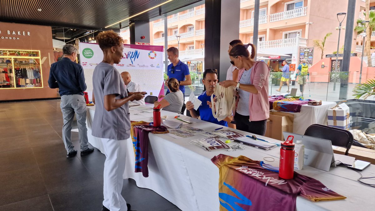 GFedola's tweet photo. ¡Comienza la cuenta atrás! Ya puedes venir a recoger tu dorsal #FedolaFamilyRun. Te esperamos de 15:30 a 19:30h en @thedukeshops, Costa Adeje. 

Y recuerda que mañana también estaremos en la planta -1 de #GFVictoria, donde podrás recoger tu dorsal de 15:30 a 18:00. 

#OceanCross https://t.co/CvmaWhQ2WK