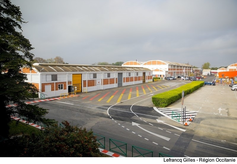 Occitanie's tweet photo. L'#hydrogène vert franchit une nouvelle étape en #Occitanie !
Le comité de pilotage #EDEN va renforcer l'implication des partenaires du projet industriel #GENVIA.
#Innovation, développement, #emploi... les perspectives sont au 🔝
#FinancementRégion
👉 https://t.co/WE3vRzCY3t https://t.co/bhdeEXw0TI
