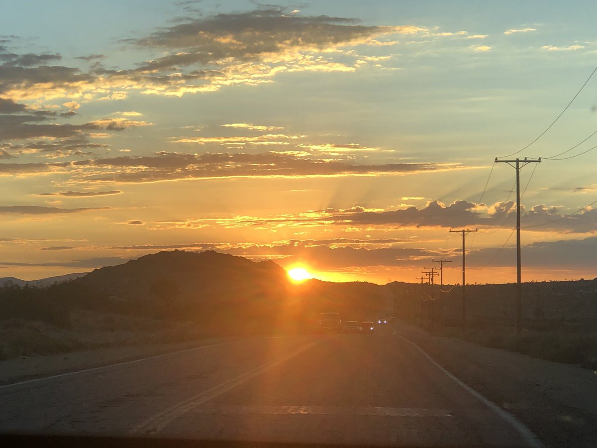 Good morning 🥹 (sunset pic from a few days ago)