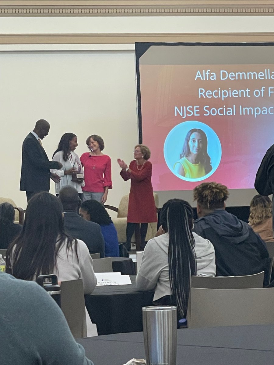 1MillionCupsUNI's tweet image. GREAT PEOPLE- GREAT STORIES- GREAT PURPOSE- GREAT WORK- at @NJSocEnt conference now in Newark. Thanks to Jeff Robinson and all! #socialentrepreneurship