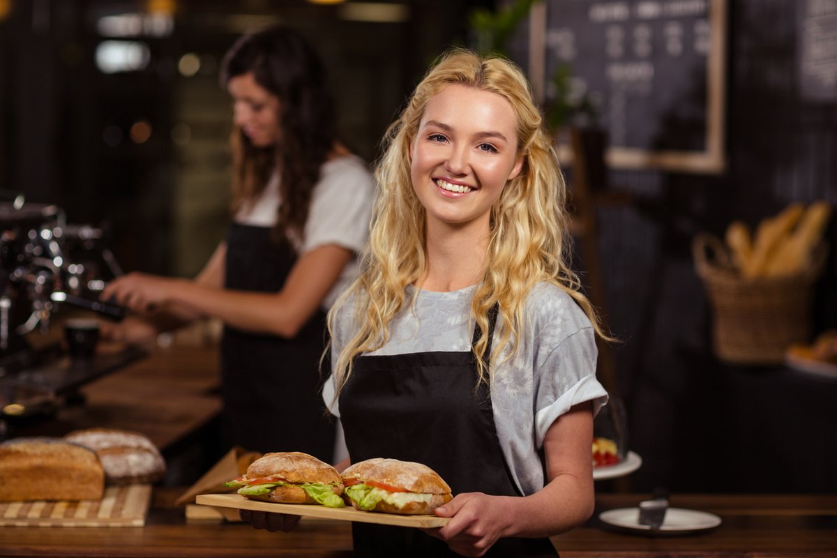 JOB VACANCY: We're looking for Waiting Staff to join our team at Parc Y Bocs Cafe and Restaurant!

To apply send your CV and cover letter to luke@burnspet.co.uk before 5:00pm on Friday 7th October.

Job description: burnspet.co.uk/job-vacancies/

#poweredbyburns