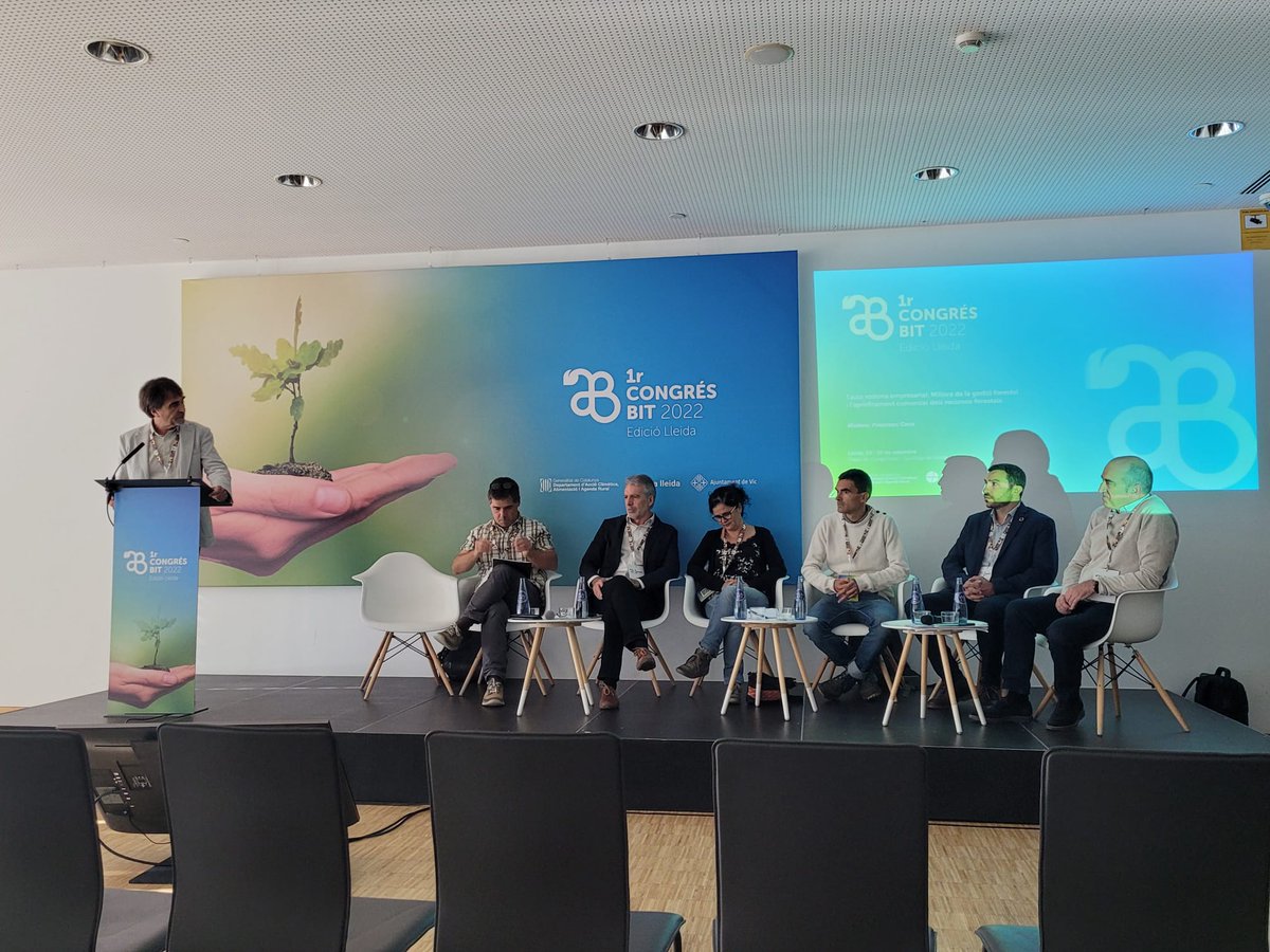 ctforestal's tweet photo. Ha acabat el #congresBIT, amb gran èxit d'assistència i de participació. Per part nostra, hi hem contribuït parlant de #bioeconomia, desenvolupament rural, #paisatges resilients, i de la millora de la #gestió #forestal i els aprofitaments comercials. Enhorabona @congresBIT! https://t.co/wUE1nI0b2a