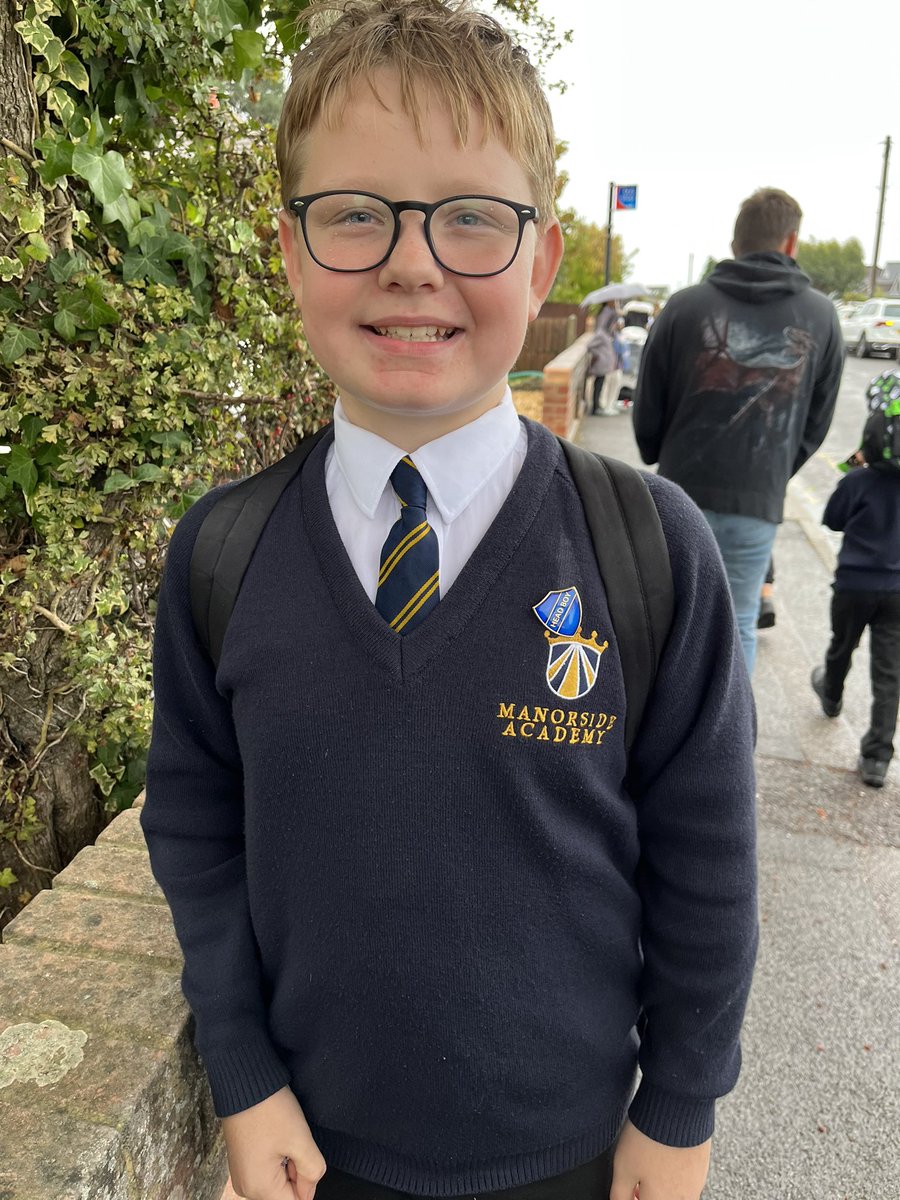 kellymitchell10's tweet photo. So proud of this one for getting head boy! 🥰. Thank you @ManorsidePoole for giving him the confidence boost 🙂 https://t.co/y1Hu8bqMNc