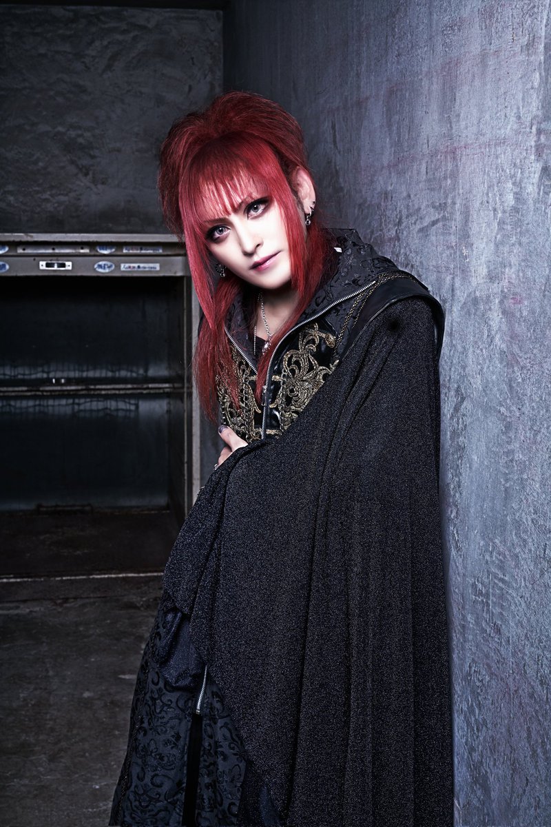 Milla_Guitar's tweet photo. 2022,10,01
新生ジルドレ
GUITARのMillaです！

今年の初めからサポートでやってましたが本日から気を引き締めて楽しく酒飲みながら挑みたいと思います！！

改めてよろしくお願いします。

#Vkei #Metal #BAND #Guitar #7弦
#派手髪 #Ibanez #LINE6 https://t.co/jq6NekcozK