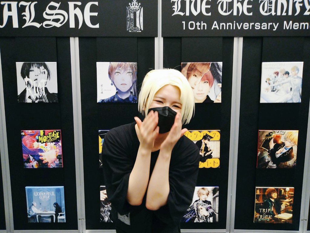 valchitose's tweet photo. #LTU_VAL
君嘘パネルと撮ってもらって大変ご機嫌で大興奮してる🥳🎉
3枚目は真ん中ここかな!?パネル尊い!!!!!!!ってしてる後ろ姿 https://t.co/DtZwXsmdQQ