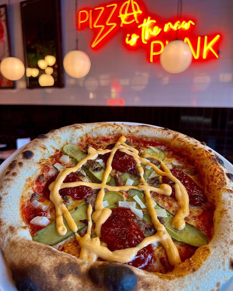 DurhamRiverwalk's tweet photo. Create your own pizza at Pizza Punks opens a world of foodie dreams 💭 🍕
What toppings and flavours would be your dream combo?
#pizzapunks #pizza #durham #countydurham #northeastengland #foodies https://t.co/4oy4gM61GG