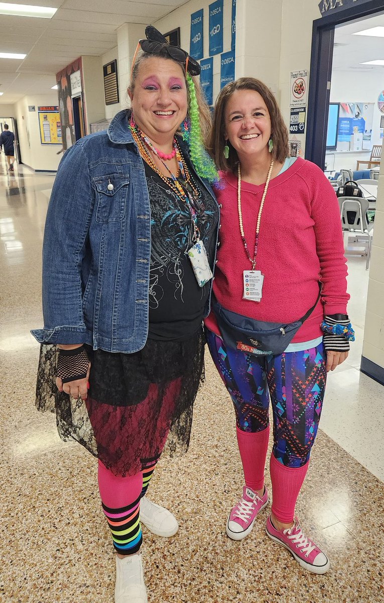 MsVMarketing's tweet photo. @BreinigTeach & I have taken @BW_falconfrenzy spirit days seriously for the past 16 years & there is no stopping us #BWHAT #BWOODS
80โs Day โ
On Wednesday We Wear Pink โ
Celebrity Day โ
Trop Out โ
โญ๏ธThis lady @BreinigTeach is a true all-starโญ๏ธ https://t.co/abYpLk7X5k