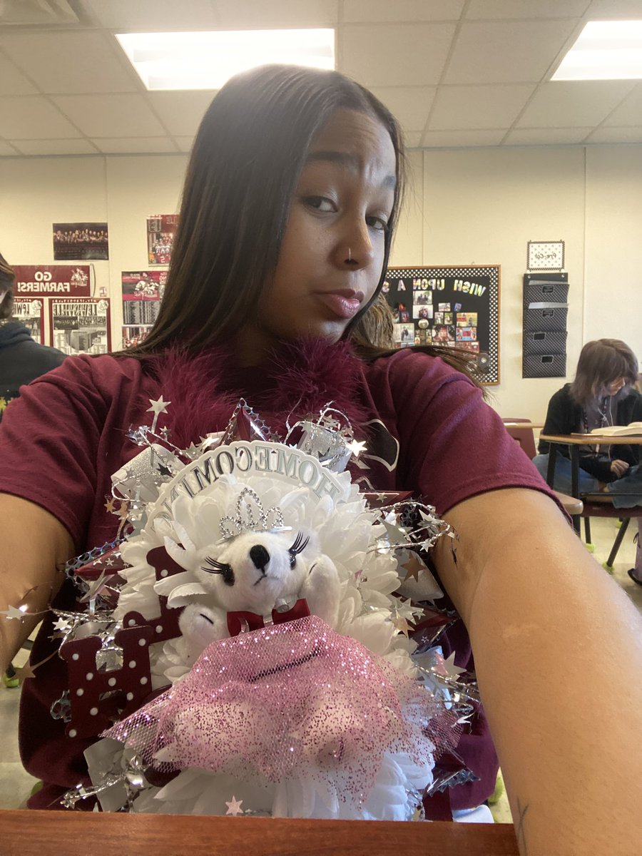 manii_05_'s tweet photo. 2022 HoCo week Mum and garter day !!! #LewisvilleStuco #Homecoming https://t.co/wHBq6rKJQM