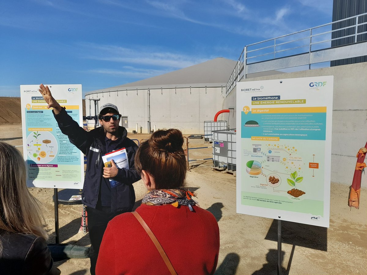 1er méthaniseur d' <a href="/ErdreGesvres/">Erdre & Gesvres</a>. Bravo à <a href="/BIORETBruno1/">BIORET Bruno</a> et à magali pour leur persévérance !! Du biogaz local et la protection de la nappe d'eau ; la sylphie, sans intrant, et les prochaines Ore (obligations réelles environnementales) vont ameliorer la qualité de l'eau !