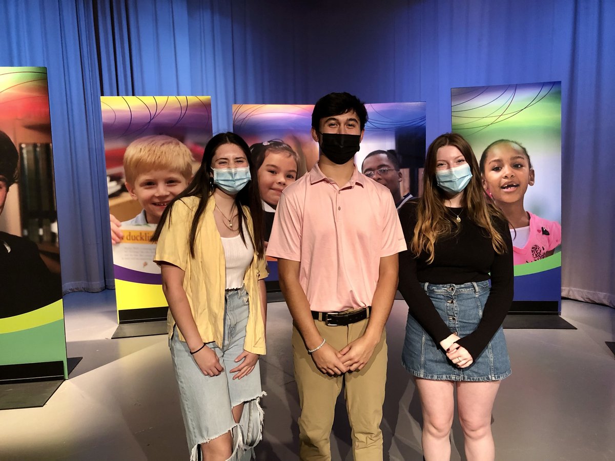 JCPSKY's tweet photo. 📽️ OUR KIDS | Students from the @AcademiesofLou Media programs have started working on the 19th season of the @JCPSKY TV-show “Our Kids” in the studio. We love the energy and enthusiasm they bring!

#WeAreJCPS @PRP_Panthers @atherton_high https://t.co/oWTjTATbV4
