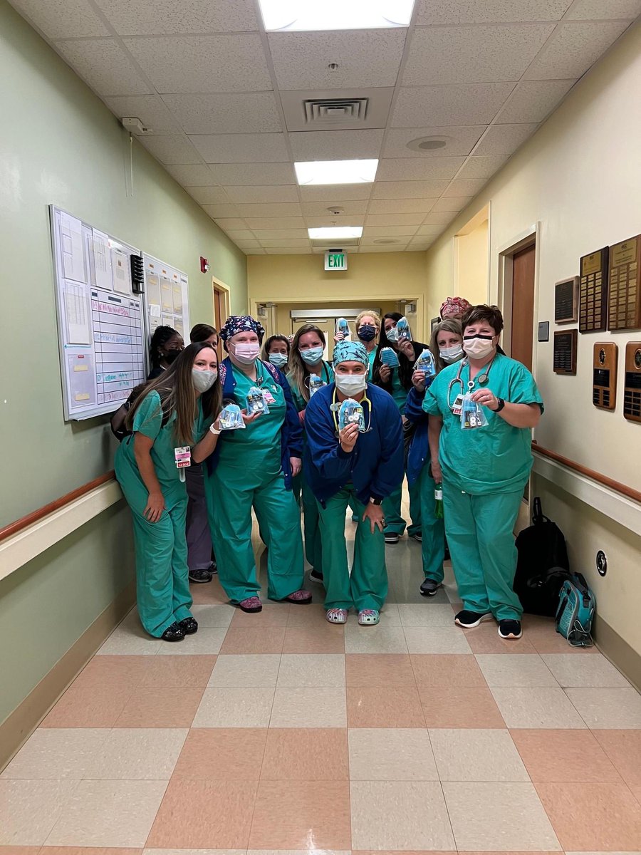 lcs_denver's tweet photo. Do you remember the "Thank You" gifts that second grade made for our 9/11 Day of Service? The nurses who received them sent us a picture and a word of appreciation!
#LCSservice
#911DayofService https://t.co/D51XBGJJCG