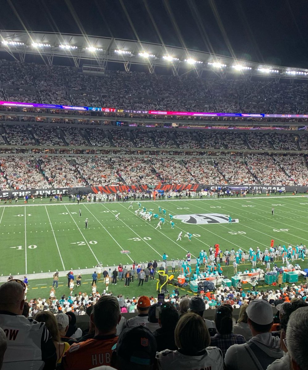 red_scare's tweet image. THESE TICKETS COULD BE YOURS! FOR FREE‼️

Every student in attendance for Women’s Volleyball tonight will be entered to win!

Ticket Details Below ⬇️ 

- MUST SHOW VALID STUDENT ID
- two tickets for one student 
- November 6th against the panthers
- $50 for concessions per ticket