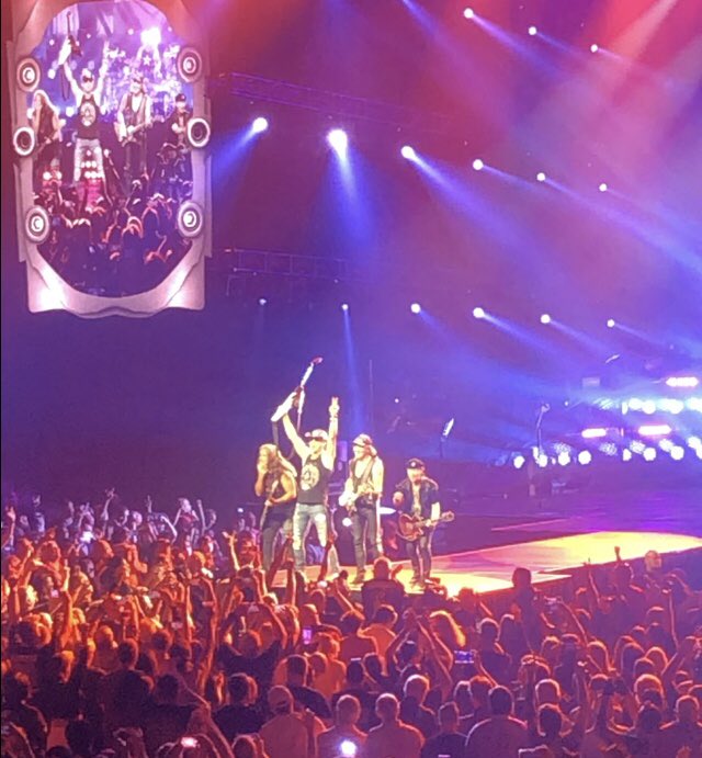 truth_roaring's tweet photo. The Scorpions came to the AAC in BIG D, and they did not disappoint! They are brilliant in their combination of POWER &amp; MELODY. “Coast To Coast” was worth the price of admission alone. Roaring Truth salutes you!
Marty 🎸 https://t.co/zcsMfUmc4o