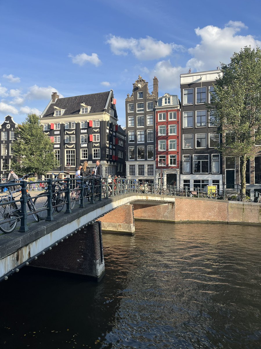 evgenyrudinsky's tweet photo. What could be better than a little walk. #Amsterdam https://t.co/QBhjBf86TI