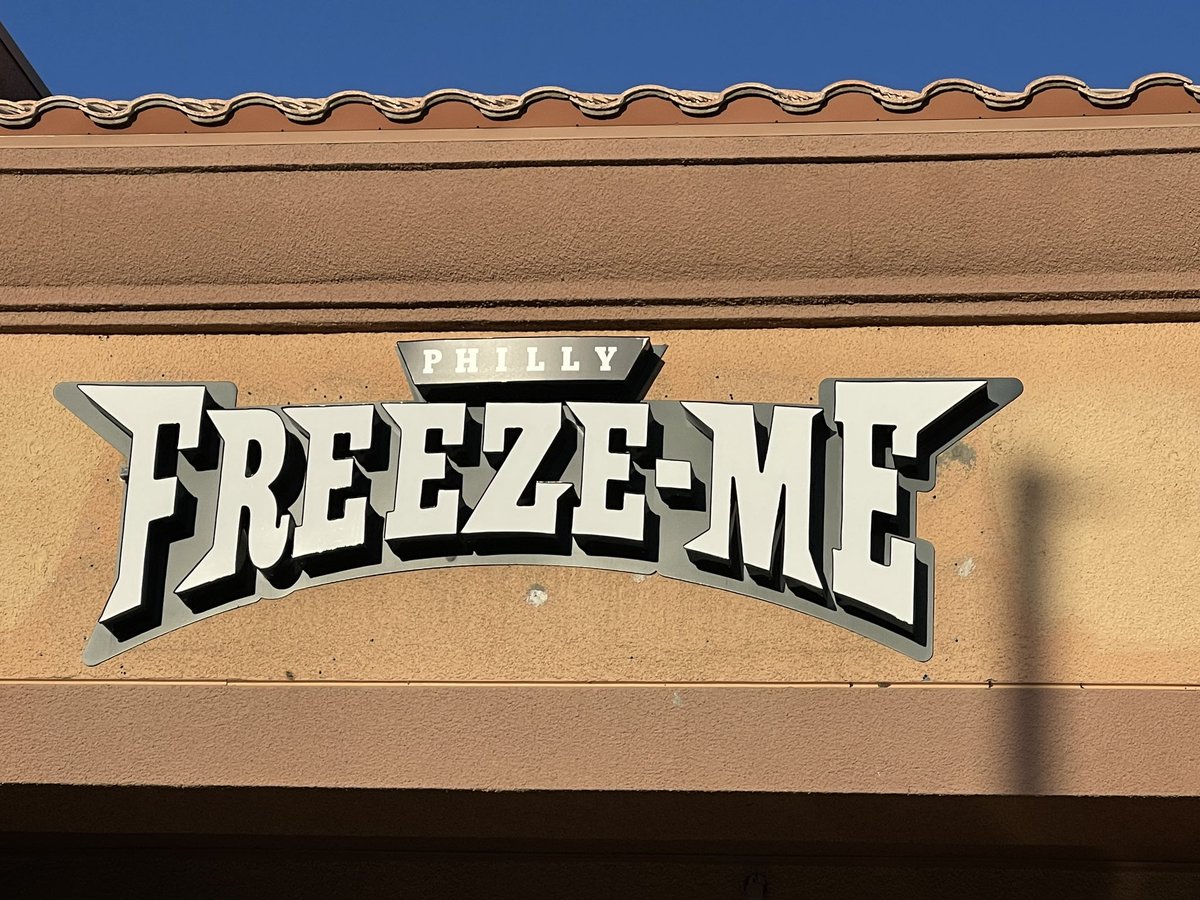 dag_gadol's tweet photo. #waterice #ftw RT @chrisriz: Las Vegas water ice company with some Philadelphia inspired branding @UniWatch https://t.co/GN5qAQOjTo
