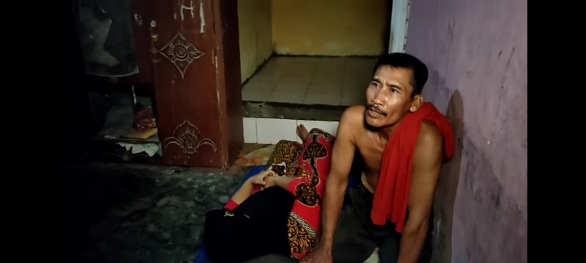Lagi ngapain pak.... Hmm
