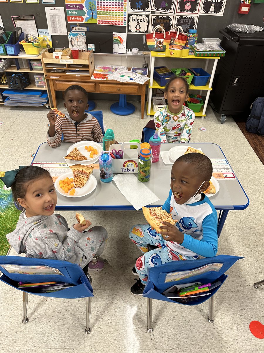 Pizza and Pajamas to celebrate the letter P this week in #PreKLife <a href="/BESBartlett/">BESBartlett</a> #BESties #SimplytheBESt