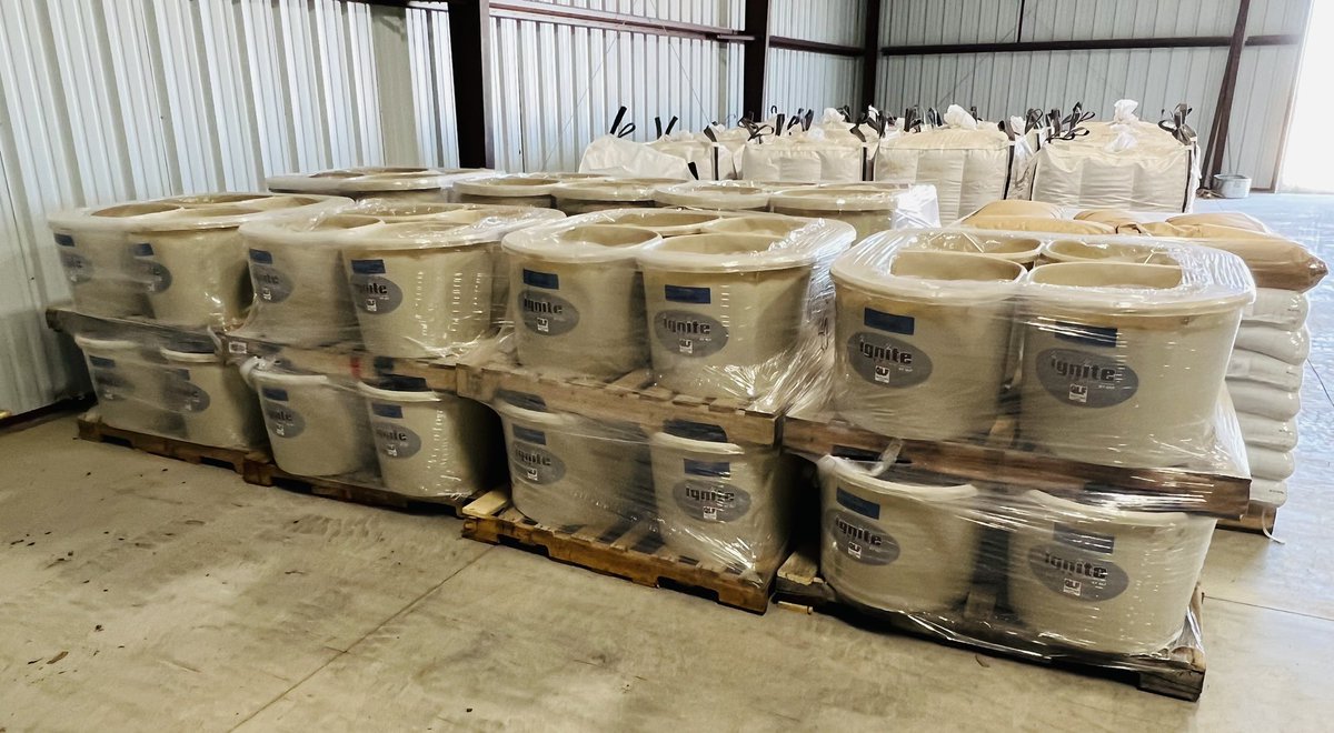 For guys who do not know, we do carry <a href="/QLFNutrition/">Quality Liquid Feeds</a> Ignite tubs here at <a href="/PrairieSeedsKs/">Prairie Seeds</a> if you looking for pallet pricing this Fall. Popular ones are 25%AN, 28% and 40%. Shoot me DM for pricing. Have some 40% in stock at $105/tub. 8 on a pallet. New pricing might be different.