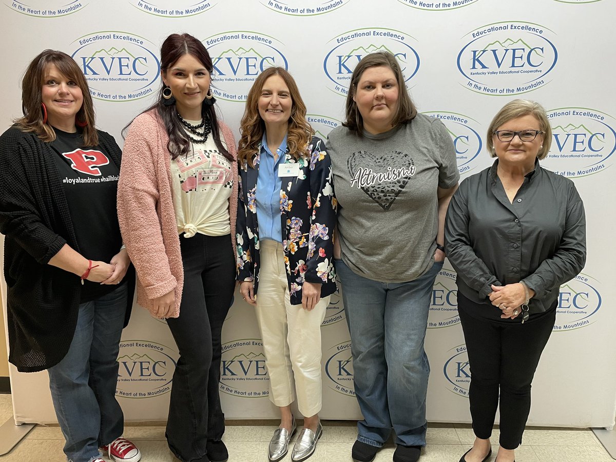 theHoller tweet media