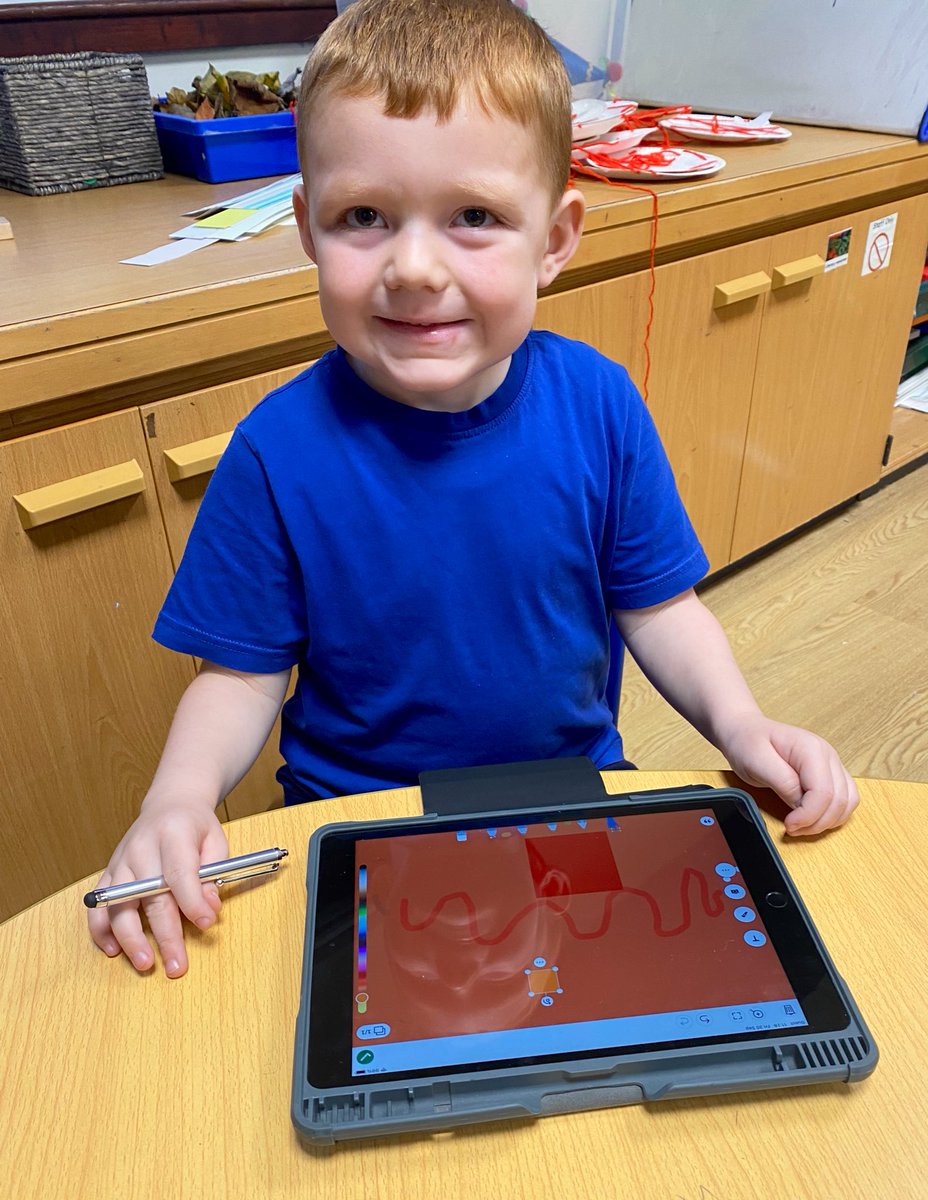 MissCleaver's tweet photo. 😎Today we learned how to scan a QR code to access our Seesaw Class. 😎We used the 🎨✍️ tools to create a 🖼️and then learned how to upload this to our journal so that others can see our work. @Seesaw #vpstech https://t.co/d4BBAqWmjT