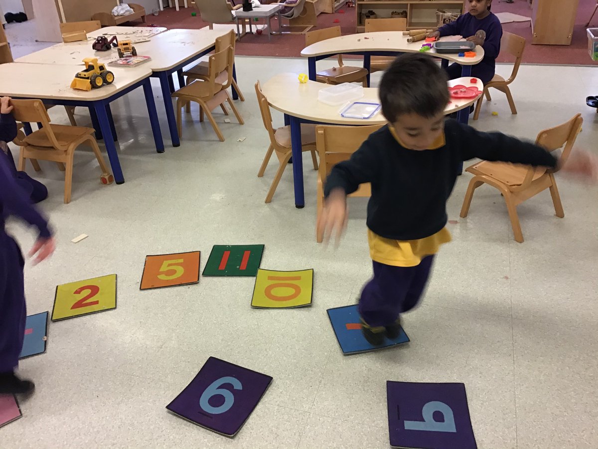 MissMcArdle81's tweet photo. Great counting and number recognition in Nursery today @KSL_Kirkdale @llpartnership  #LiverpoolMathsParty https://t.co/3UUhgzpBbd