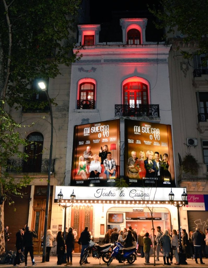 aldofunes's tweet photo. Muchas gracias por acompañarnos en el maravilloso debut de la comedia "Mi suegra o yo" en el teatro La Casona!!!. https://t.co/4ZAxBZQXWQ