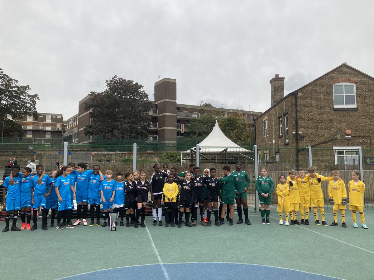 FoxfieldPE tweet media