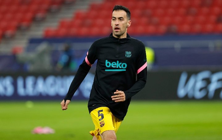 Xavi on MLS proposals for Busquets: “Busquets has said publicly that he hasn't decided anything, he’ll make a decision at the end of the season”. 🔵🔴🇺🇸 #FCB

“For me, Busquets continues to be key player”.
