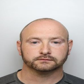 syptweet's tweet photo. COURT: A former Barnsley police officer who had an inappropriate sexual relationship with a female victim of crime has been jailed.

Former PC Liam Mills was arrested after concerned colleagues made an internal report to our Counter Corruption Unit. 

https://t.co/HpFRZ1Upcs https://t.co/yigwPHrd7m
