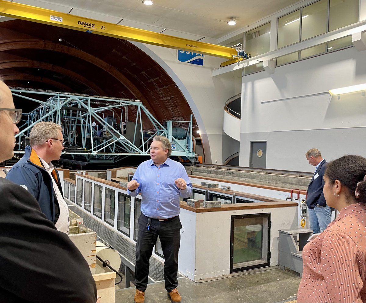 How can we make the (un)loading of vessels in ports more sustainable? Last week, the partners of the Interreg project #NorthSeaConnect had a great meeting in Göteborg 🇸🇪, hosted by SSPA. We talked about the bottlenecks in ports and how they can be solved through smart solutions💡