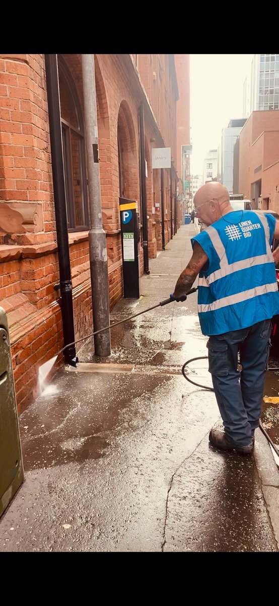 LinenQuarterBID's tweet photo. Our Clean Team work in the district three days per week, carrying out power washing, graffiti removal and plant maintenance. If you have any requests, please get in touch: charlotte@linenquarter.org #cleandistrict https://t.co/OwcbQD7umO