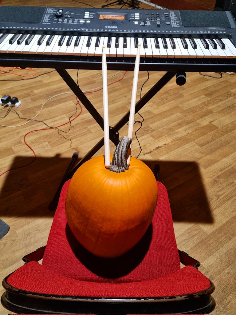 ScottOttaway's tweet photo. Great Thursday night teaching at The Bucks Rock Project. New student pumpkin, had a smashing time. #music #rockproject #drumeducator #rockwiththeott https://t.co/4KLbQUj58l
