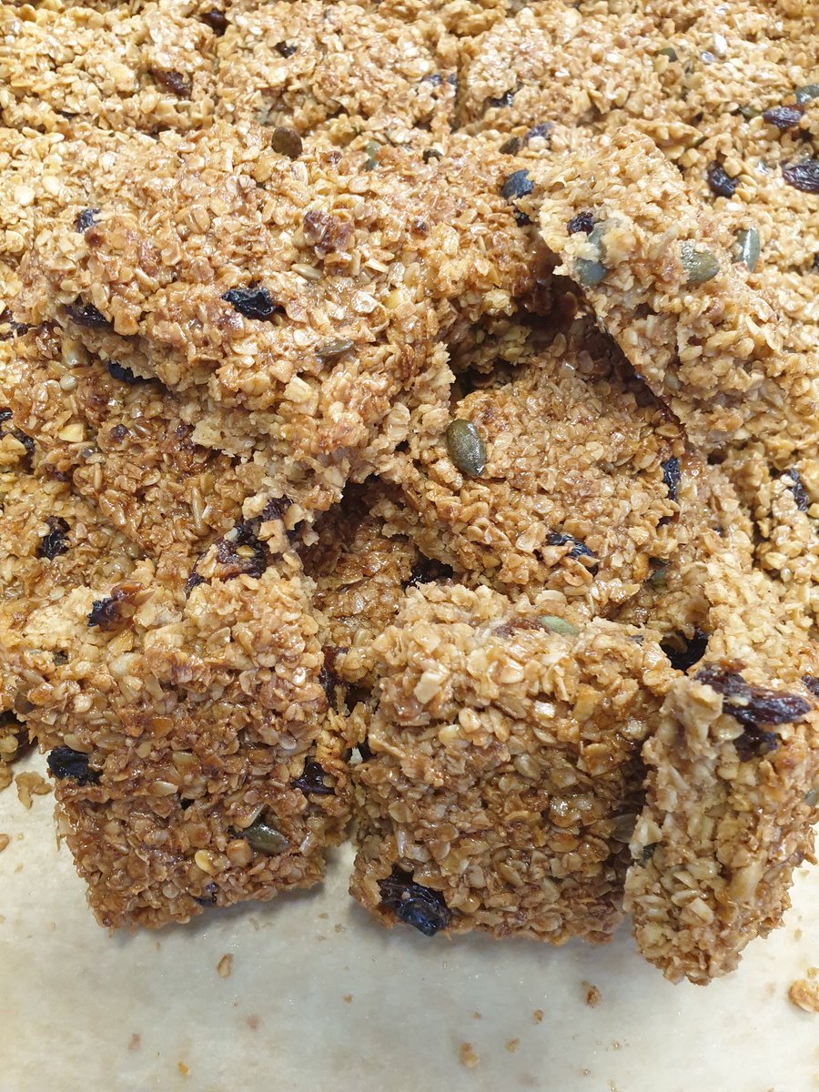 Tomato and Onion Tart on the Salad Bar today at Cumnor Girls.Followed by a Sultana and Mixed Seed Granola Bar.
@Thomas_Franks_ <a href="/WeAreCumnor/">Cumnor House School</a> <a href="/Headshipjourney/">Amanda McShane</a>