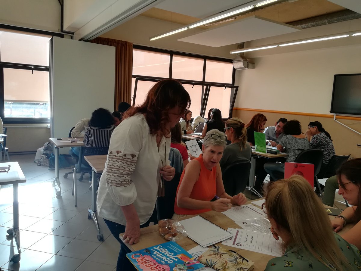 Aprenfiendo de Coral <a href="/CatedraNEUROEDU/">Cátedra de Neuroeducación UB - EDU1st</a> <a href="/idp_iceub/">idp-ub</a> #posgradoneuroub
