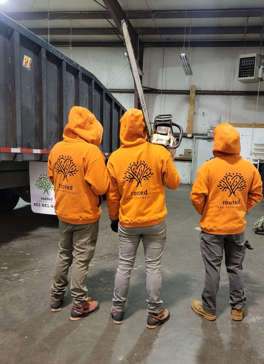 Rootedtreeomaha's tweet photo. Prepped &amp; ready for the fall/ winter with these custom @Arborwear double thick hoodies! 
 @myboldpress coming in *CLUTCH* with the custom logo wear!! #rootedinthecommunity #forthecommunity #omaha #smallbusiness https://t.co/P9WXudD1Ti