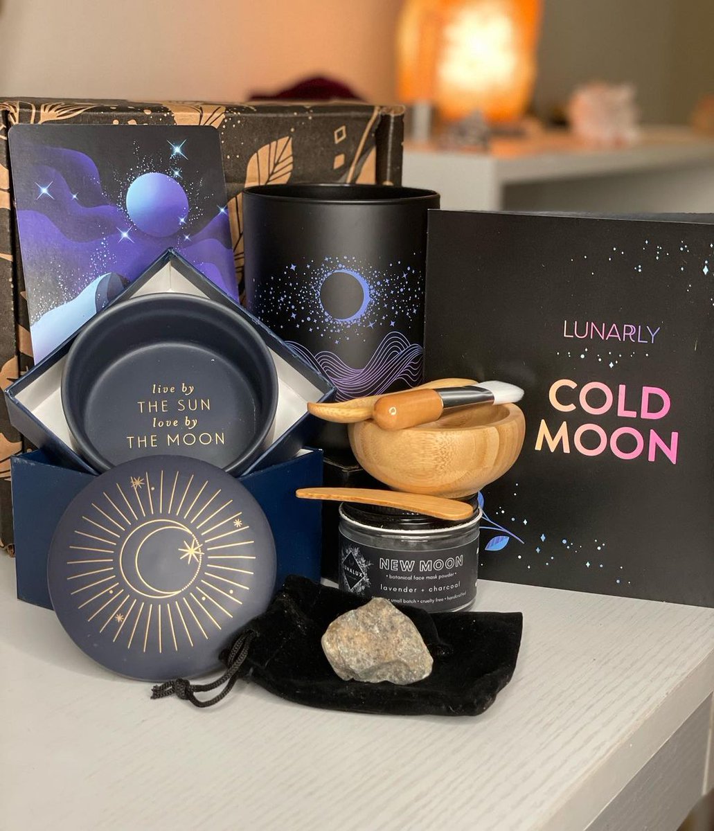 It's your last chance to get your favorite candle box... for 70% off! Create your cozy hideaway as the weather begins to cool with Lunarly moonmarket items.
*link in bio!