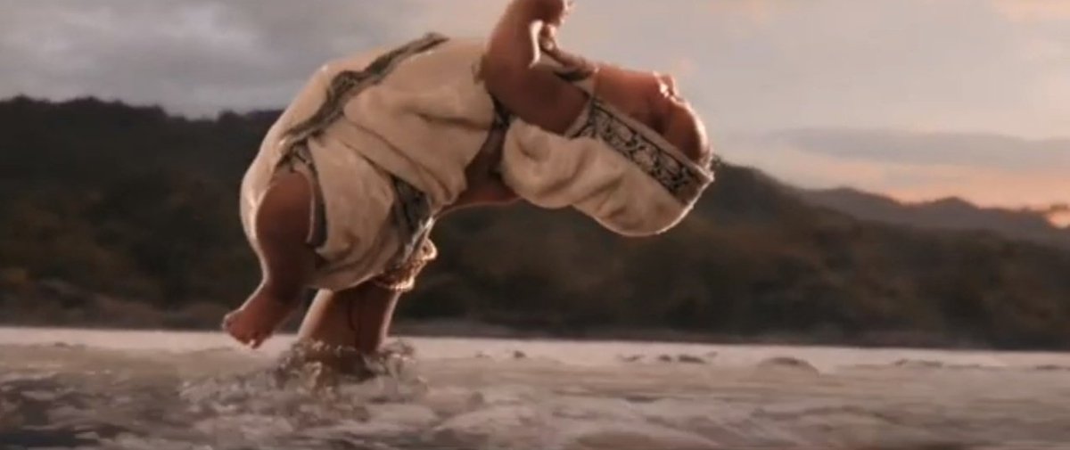Divya_1810's tweet photo. Oh my dear brother... let you know something even in #bahubali @ssrajamouli director sir copied (recreated) opening scene from  kalki's #PonniyinSelvan which was written many years ago...

Sooo 🤫

Don't compare reel VS Real 🤣🔥

#PonniyinSelvan1 https://t.co/DNwS44Z0ke