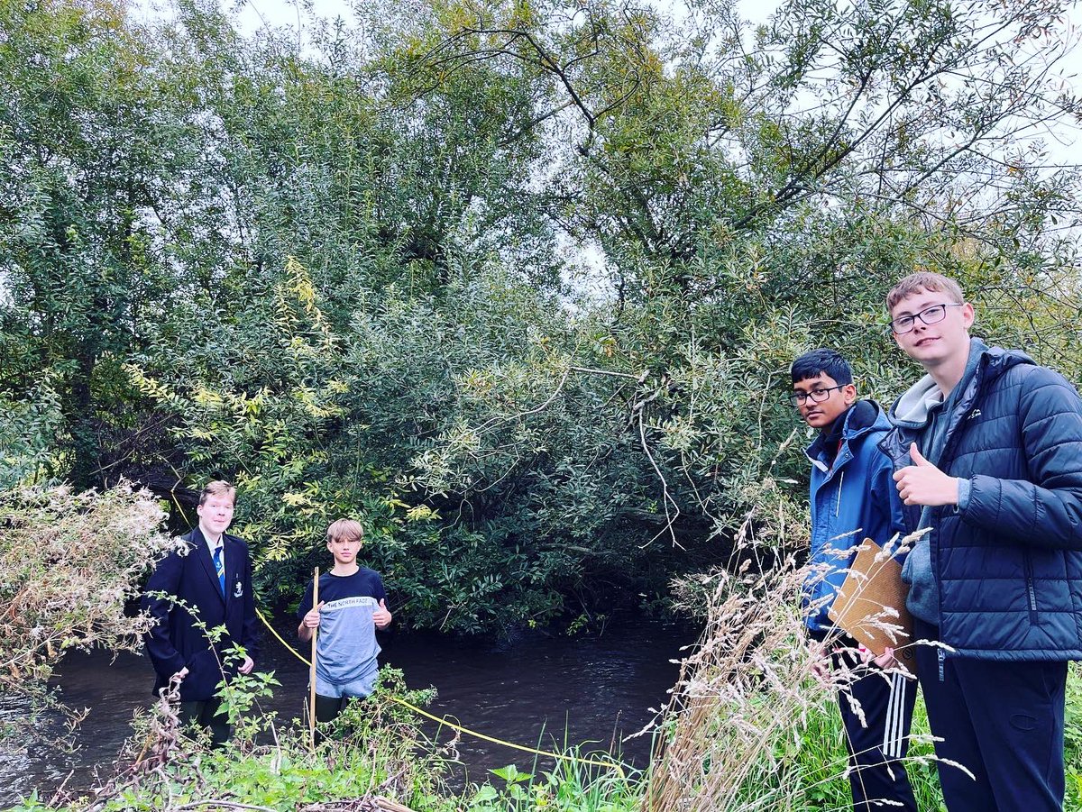 longdeangeog's tweet photo. Another successful River Chess river fieldwork trip. https://t.co/dTkvXSIOPF