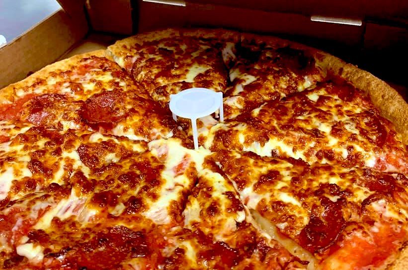 MurrayMrB's tweet image. It’s #FreePizzaFriday! Hit that RT button for your chance to win a free large one topping from Mister B’s! Must follow to win. 🍕🍕